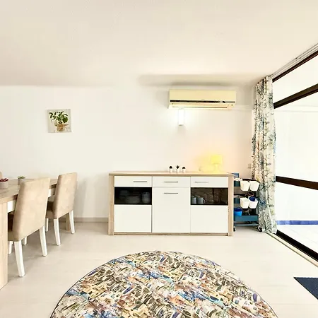 Апартаменты Out - T1 Oura