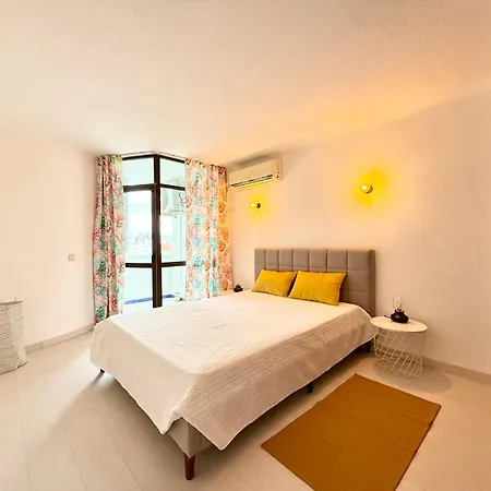 Апартаменты Out - T1 Oura *