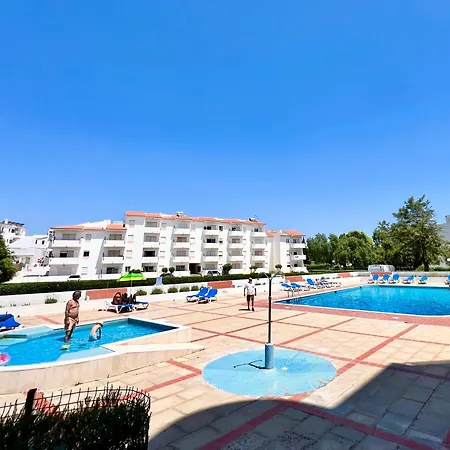 Out - T1 Oura Апартаменты