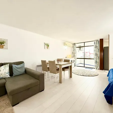 Apartment Out - T1 Oura