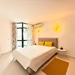 Out - T1 Oura Albufeira