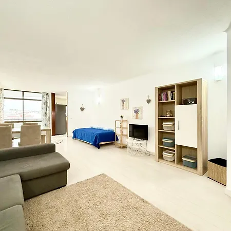 Apartman Out - T1 Oura